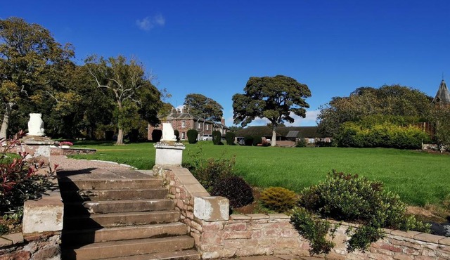 Lunan House
