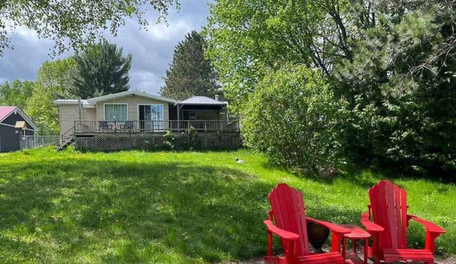 Maya Retreat - 4BR, Pet-Friendly Waterfront Cottage w/ Lots to Do