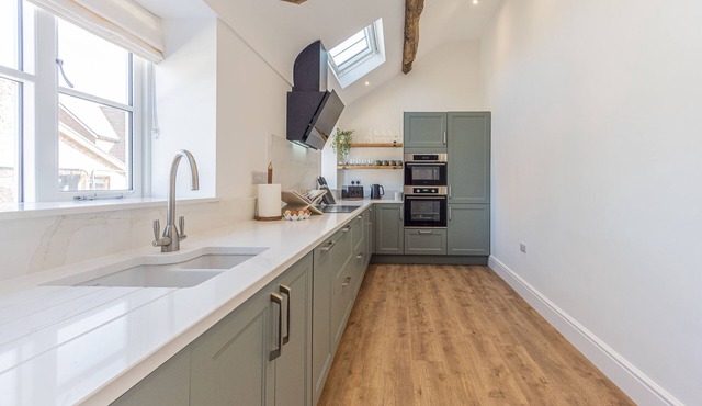 Modern Grade 2 listed cottage near Chester Sleep6