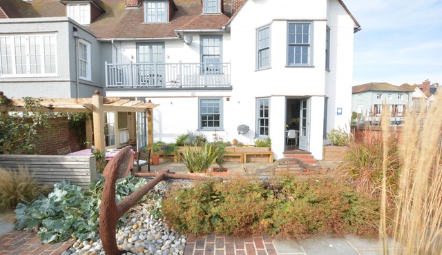 MOOT GREEN HOUSE, ALDEBURGH, pet friendly in Aldeburgh