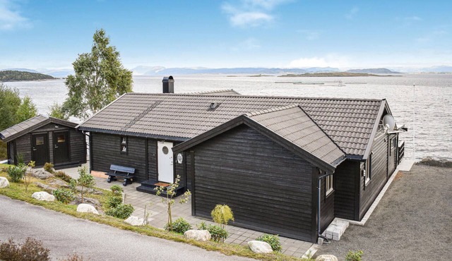 Nice home in Nedstrand with sauna