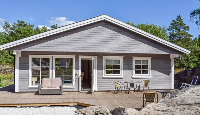 Nice home in Tvedestrand with ethernet internet