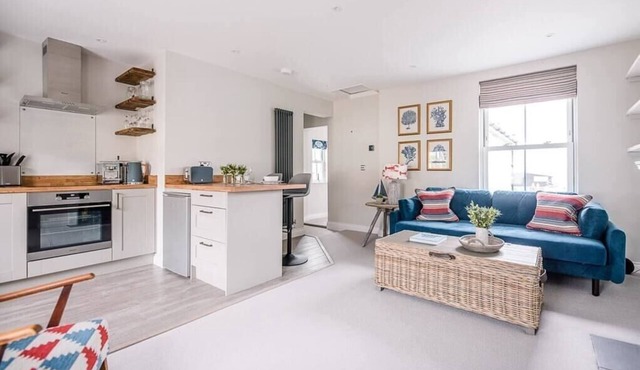 Pebble View, a stylish Aldeburgh apartment