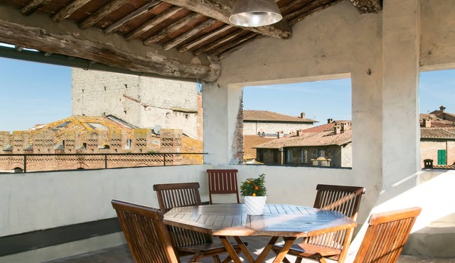 Penthouse with roof terrace: enchantment and relaxation among the beauties of Siena