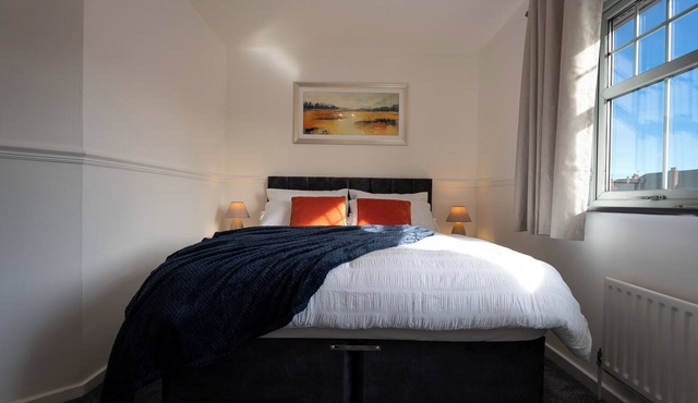 Perfect for Contractors + Families + Free Parking!