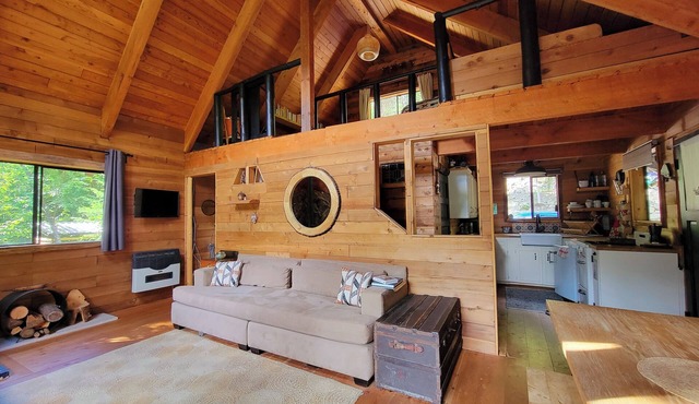 Romantic Off-Grid Cabin