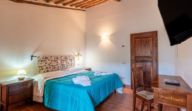 Room 'Monnecchi' - Agriturismo la Taverna di Celsa with Shared Pool