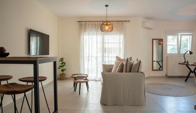 S64 East Side Apartment