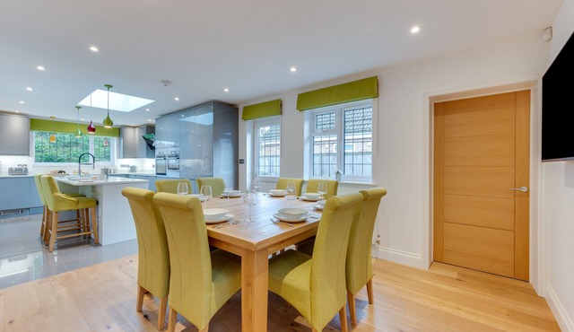 Sailor's Retreat - Four Bedroom House, Sleeps 8