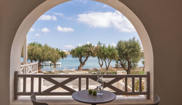 Salt Suites Paros