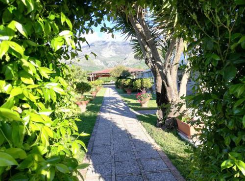 Saturnia Garden