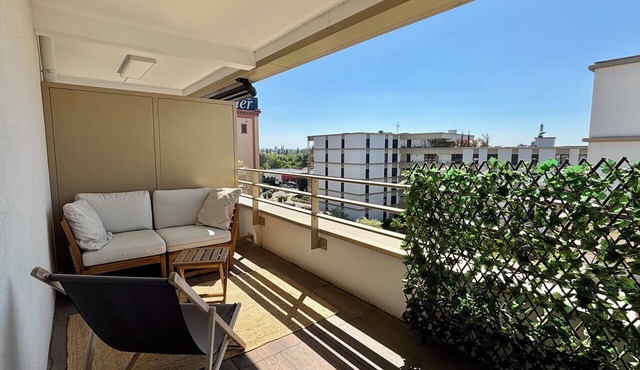 Schiltigheim: 6th Floor Studio with Terrace