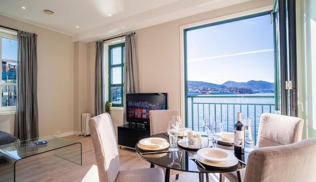 Seafront Apt. with Elevator and French Balcony