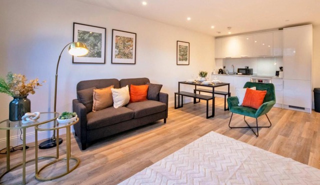 Spacious & Bright 1 Bedroom Apartment in Gravesend