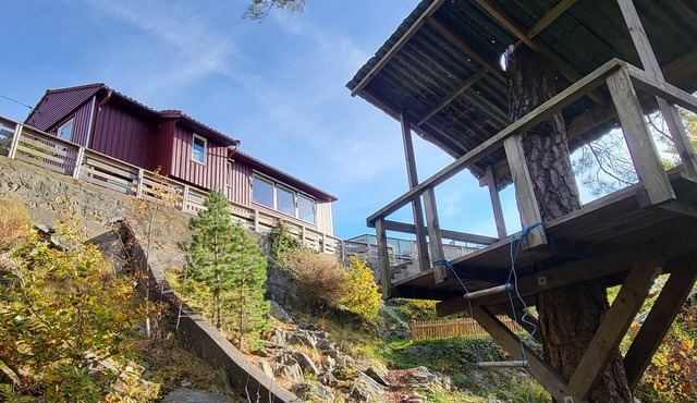 Spacious Scandinavian-style apartment right by the forest with beautiful views