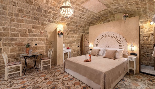 Stone Cave Suite