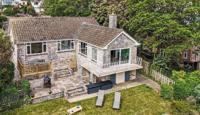 Stonecliffe Sea View Escape
