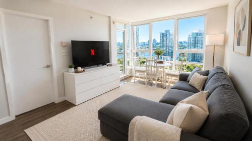 Stunning 2BR Stay in the Heart of Vibrant Yaletown