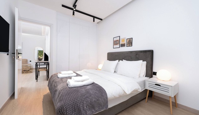 Stylish Apartment in Athens Riviera with Outdoor Patio