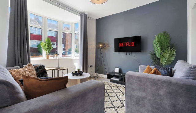 Stylish Hartlepool 3BR| Sleeps 5 by Stay With Us