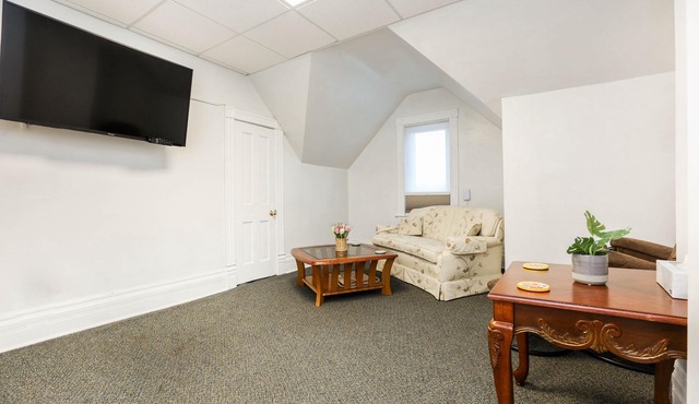 Sweet one bedroom suite in the heart of the city ! Unique Apartment
