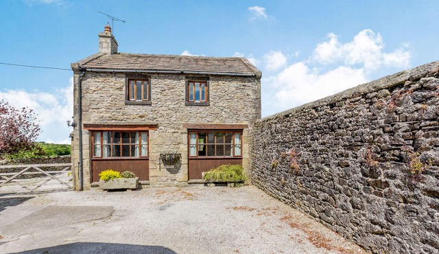 THE COACH HOUSE, family friendly, with open fire in Giggleswick