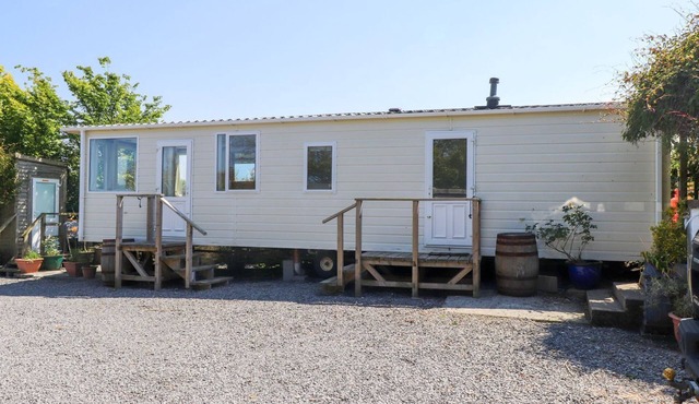 THE LODGE CARAVAN RENTAL, pet friendly in Amlwch