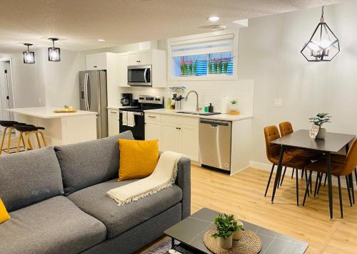 The Private Central Edmonton Suite - Comfortable & Fully-Equipped Basement Suite