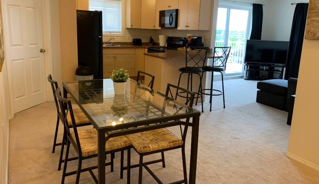 Top Floor Bright 2BR 2Bath Condo next to Westview