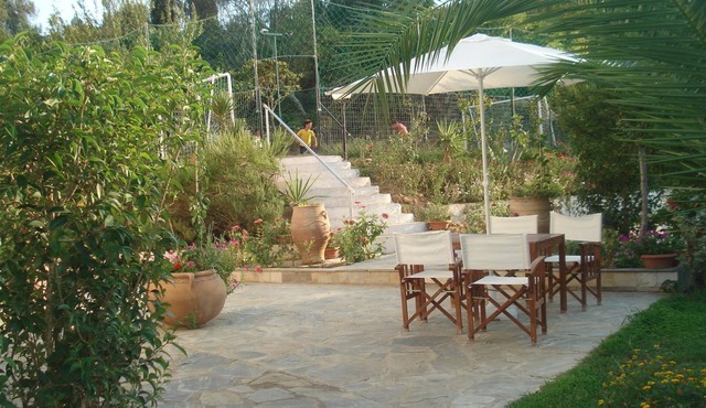 Villa Avra