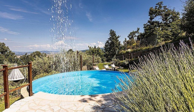 Villa Belfiore: A characteristic and welcoming apartment that covers the entire top floor of a villa surrounded by meadows and by green hills, with Free WI-FI.