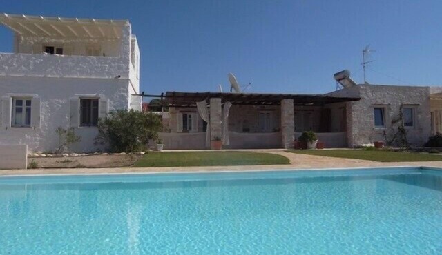 Villa Naousa, perfect for 2 families, Pool, Sea view