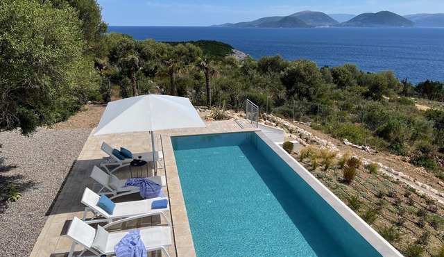 VILLA PINEA - Newly built modern villa few minutes from the beach -