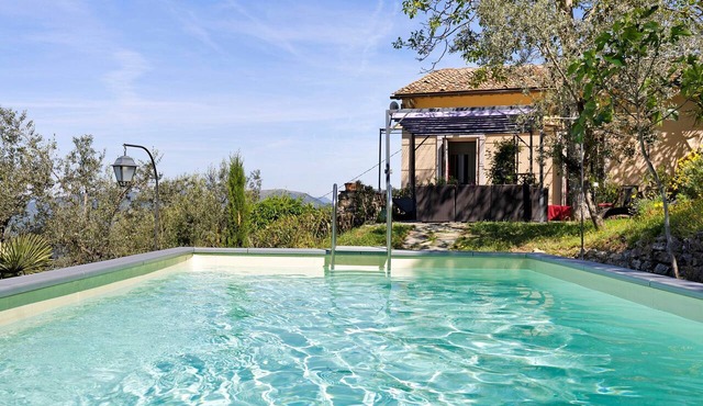 VillaNova Tenuta Lonciano with Private Pool, Wi-Fi, and Air Conditioning