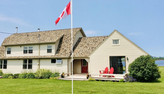 Waterfront Vacation Home - close to Cavendish, golf, beach.