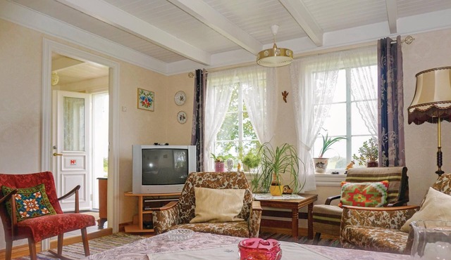 Welcome to this very charming cottage in a quiet location, just 400 m from Lista-Stranda.
