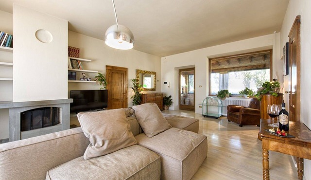 Wonderful private villa for 6 people with WIFI, A/C, hot tub, TV, patio and panoramic view