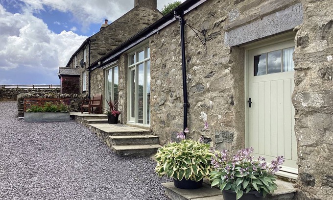 Betws-Y-Coed Cottage | Cabin ∙ 2 bedrooms ∙ 4 guests