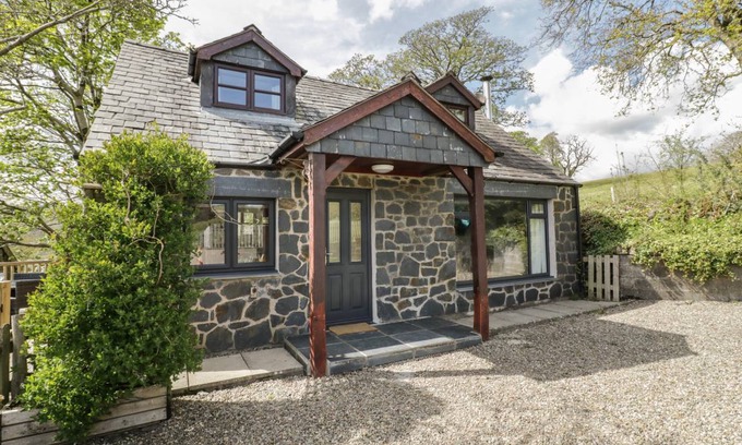 Bala Cottage | Cabin ∙ 2 bedrooms ∙ 4 guests