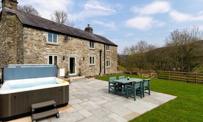 Abergele House | Ty Isa