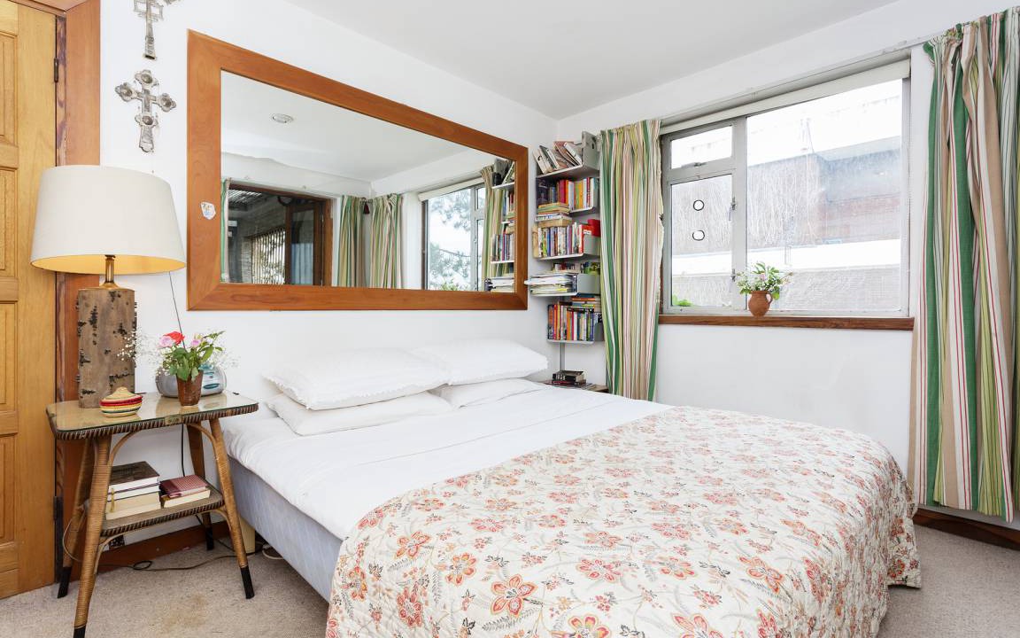 Photo of Bedroom in Island Gardens