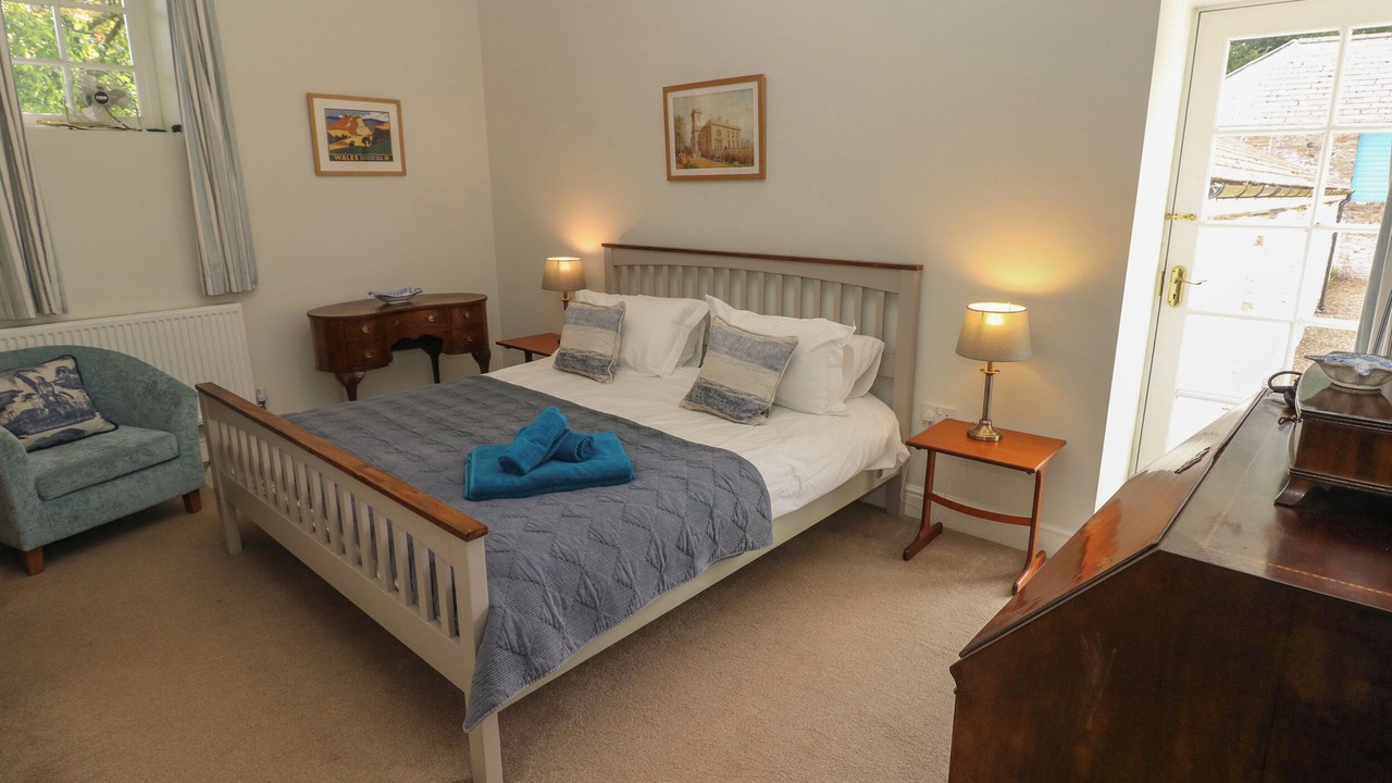 Photo of Bedroom in Llandefeilog