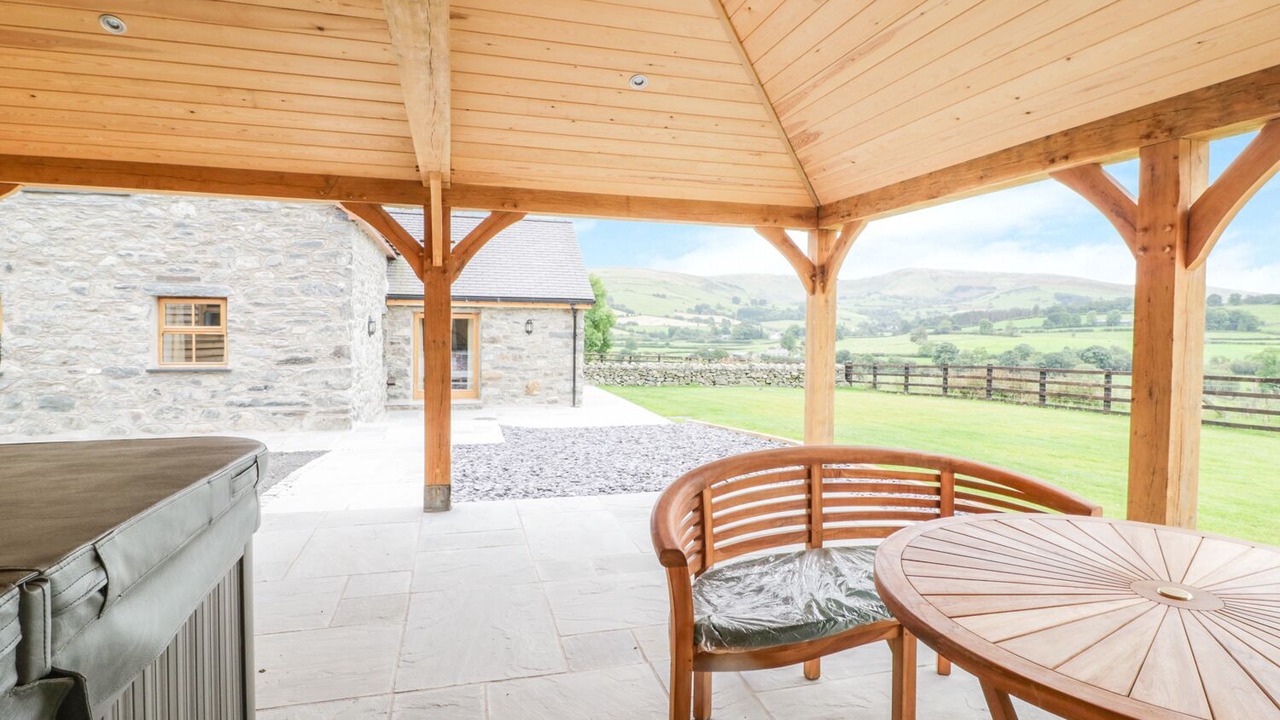 Photo of Patio Balcony in Cwmtirmynach