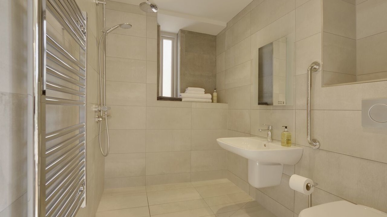Photo of Bathroom in Talaton