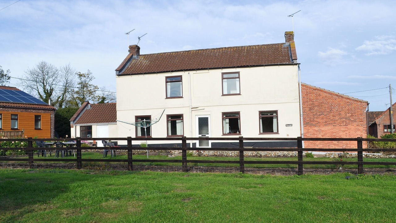Photo of Others in Foxley