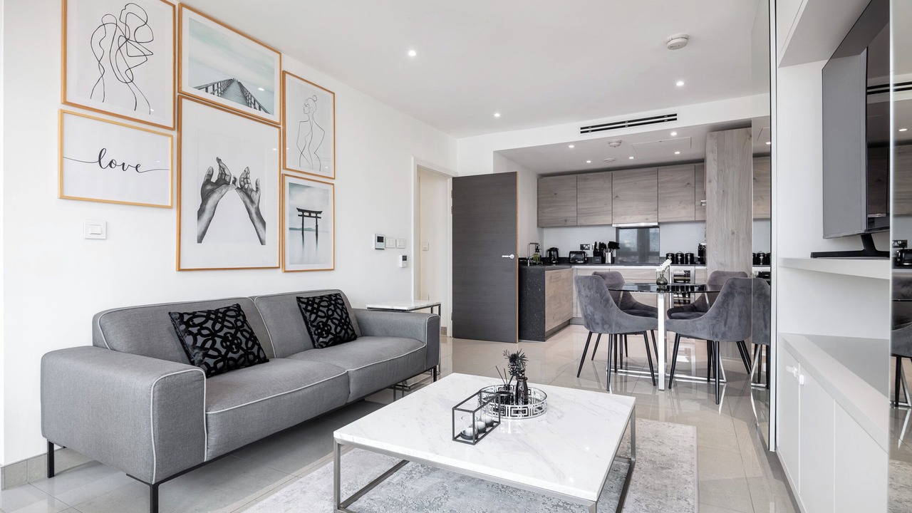 Photo of Livingroom in Newington
